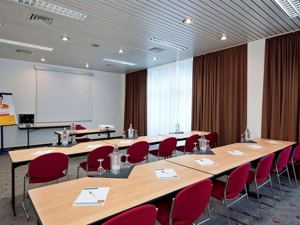 Ibis Hotel 2*