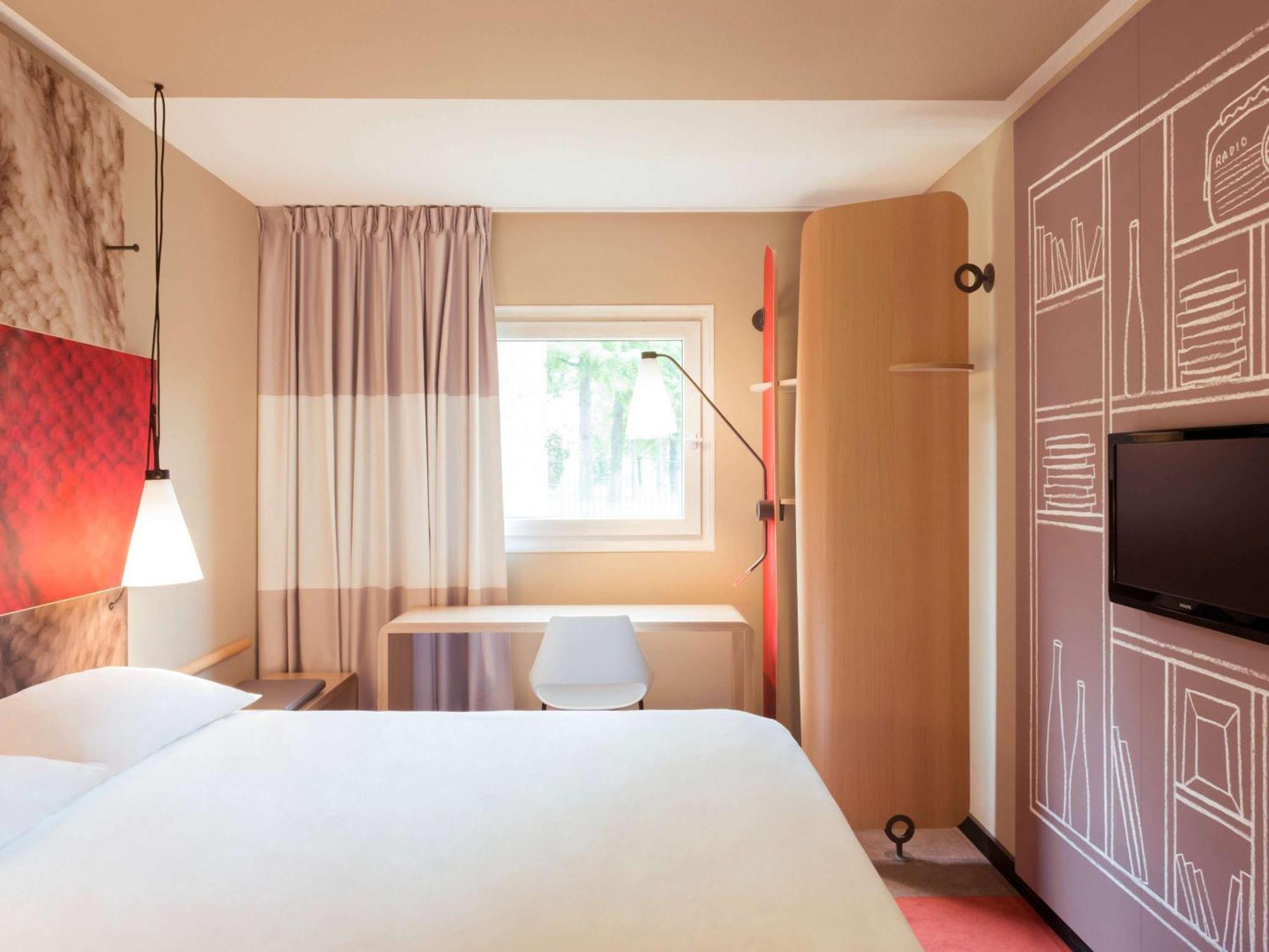 Ibis Hotel 2*